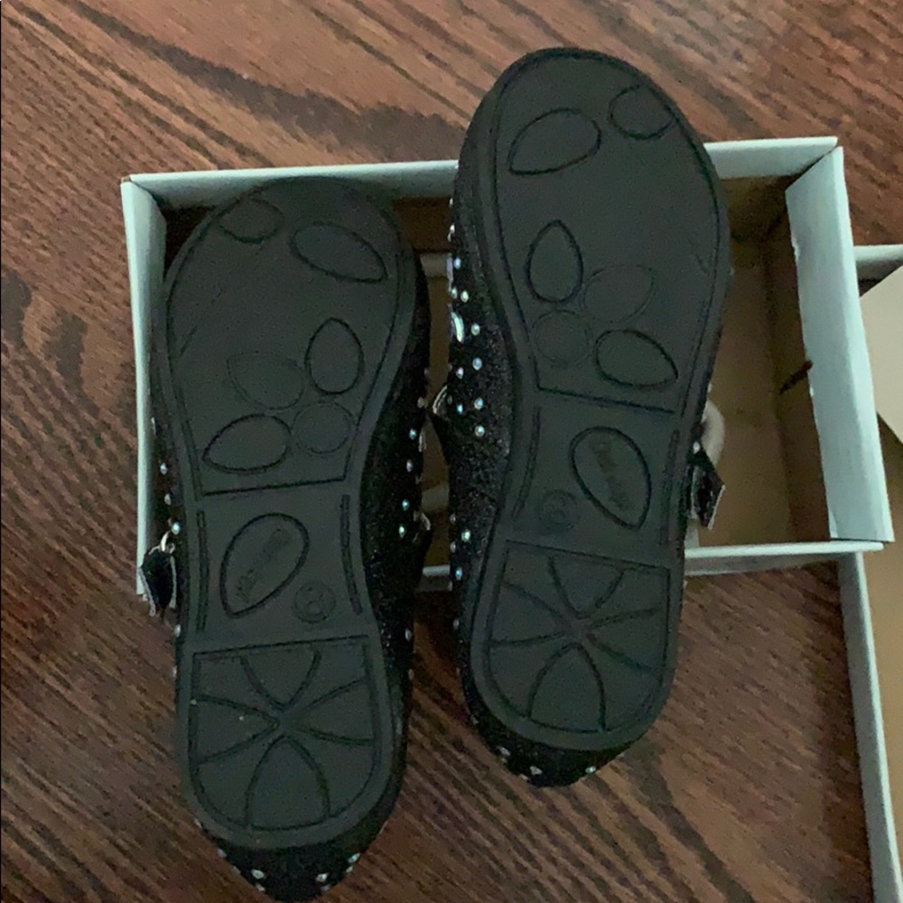 KIDS SHOES - Picture 2 of 5